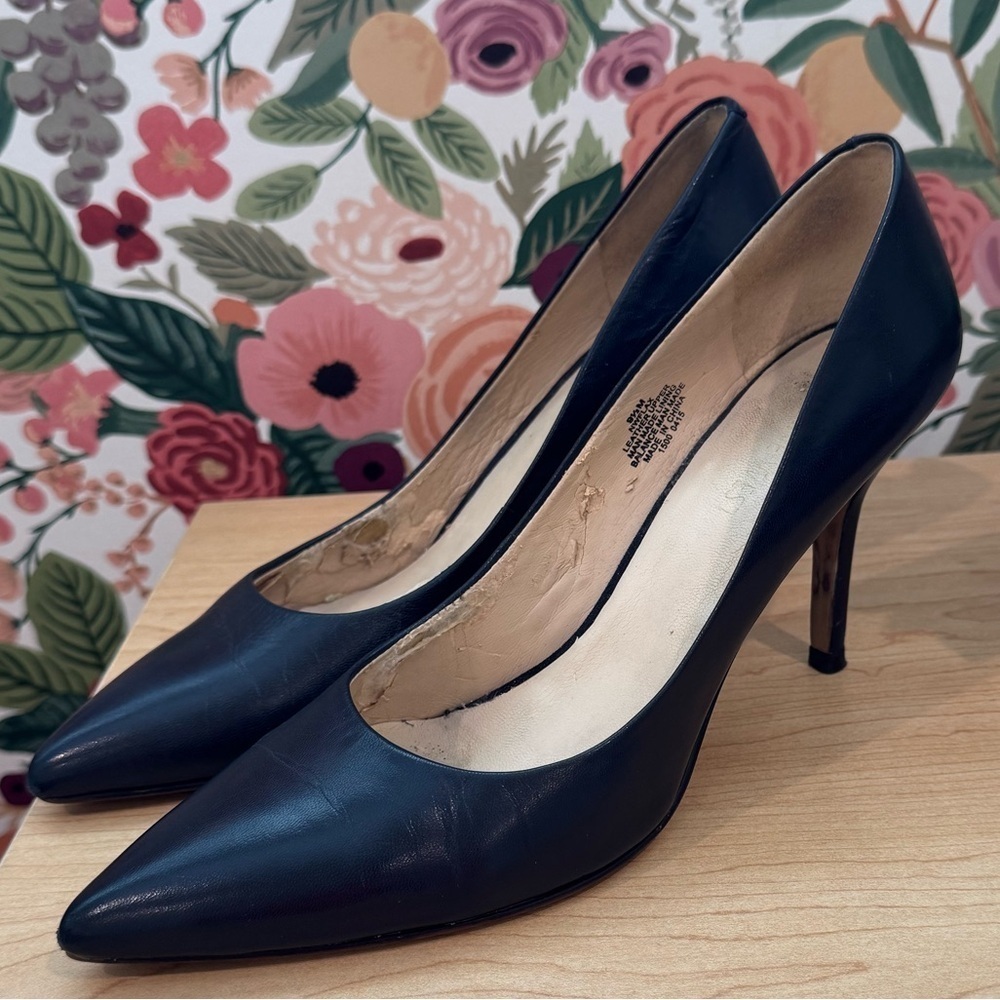 Nine West Navy Leather Classic Heels Size 9.5​​​​